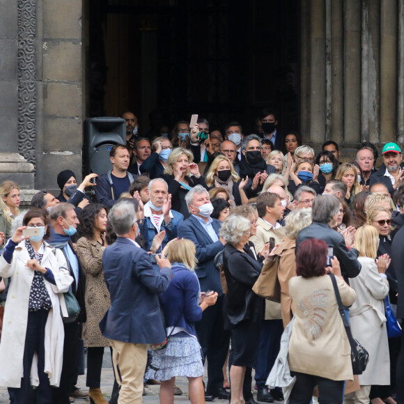 Joelle Bercot (femme de Guy Bedos), Nicolas Bedos, Victoria Bedos - Sorties - Hommage à Guy Bedos en l'église de Saint-Germain-des-Prés à Paris le 4 juin 2020.