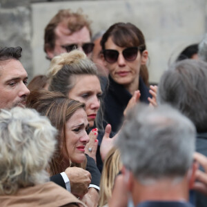 Nicolas Bedos et sa soeur Victoria Bedos, Doria Tillier - Sorties - Hommage à Guy Bedos en l'église de Saint-Germain-des-Prés à Paris le 4 juin 2020.