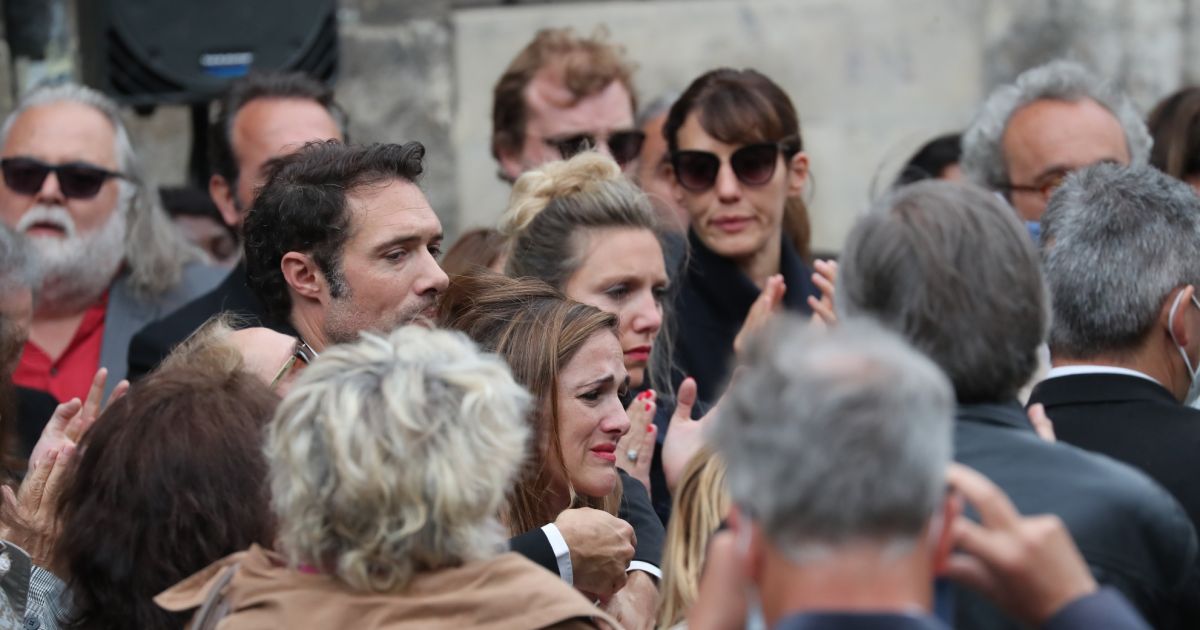 Nicolas Bedos et sa soeur Victoria Bedos, Doria Tillier Sorties Hommage à Guy Bedos en l Nicolas Bedos et sa soeur Victoria Bedos, Doria Tillier Sorties Hommage à Guy Bedos en l