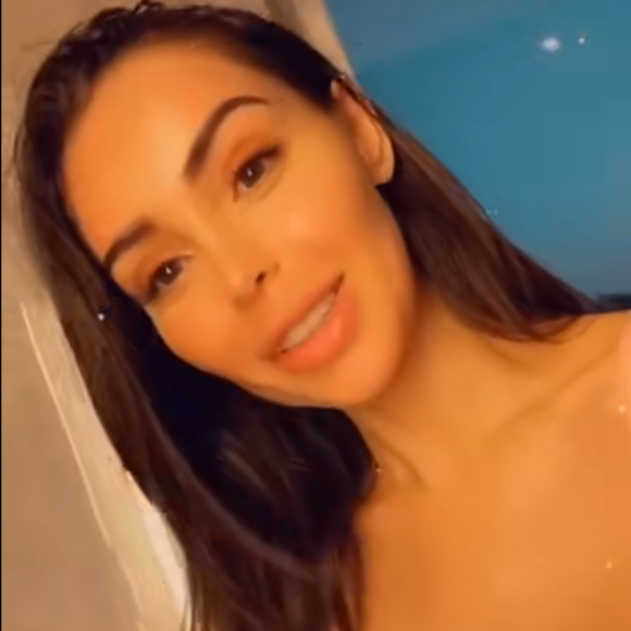 Nabilla Benattia dévoile son complexe physique, le 10 juin 2020, sur Snapchat