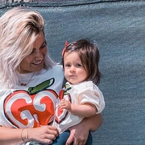 Carla Moreau avec sa fille Ruby, photo Instagram du 10 juin 2020