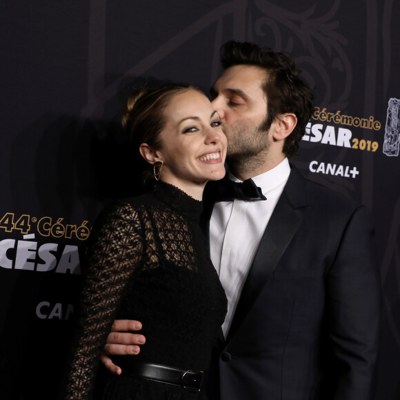 Pio Marmai et sa compagne Charlotte Ranson - Photocall de la 44ème cérémonie des César à la salle Pleyel à Paris. Le 22 février 2019 © Borde-Jacovides / Bestimage