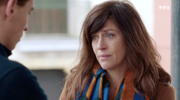 Anne Caillon joue Flore Vallorta dans la série "Demain nous appartient", diffusée sur TF1.