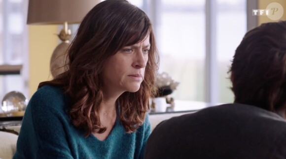 Anne Caillon joue Flore Vallorta dans la série "Demain nous appartient", diffusée sur TF1.