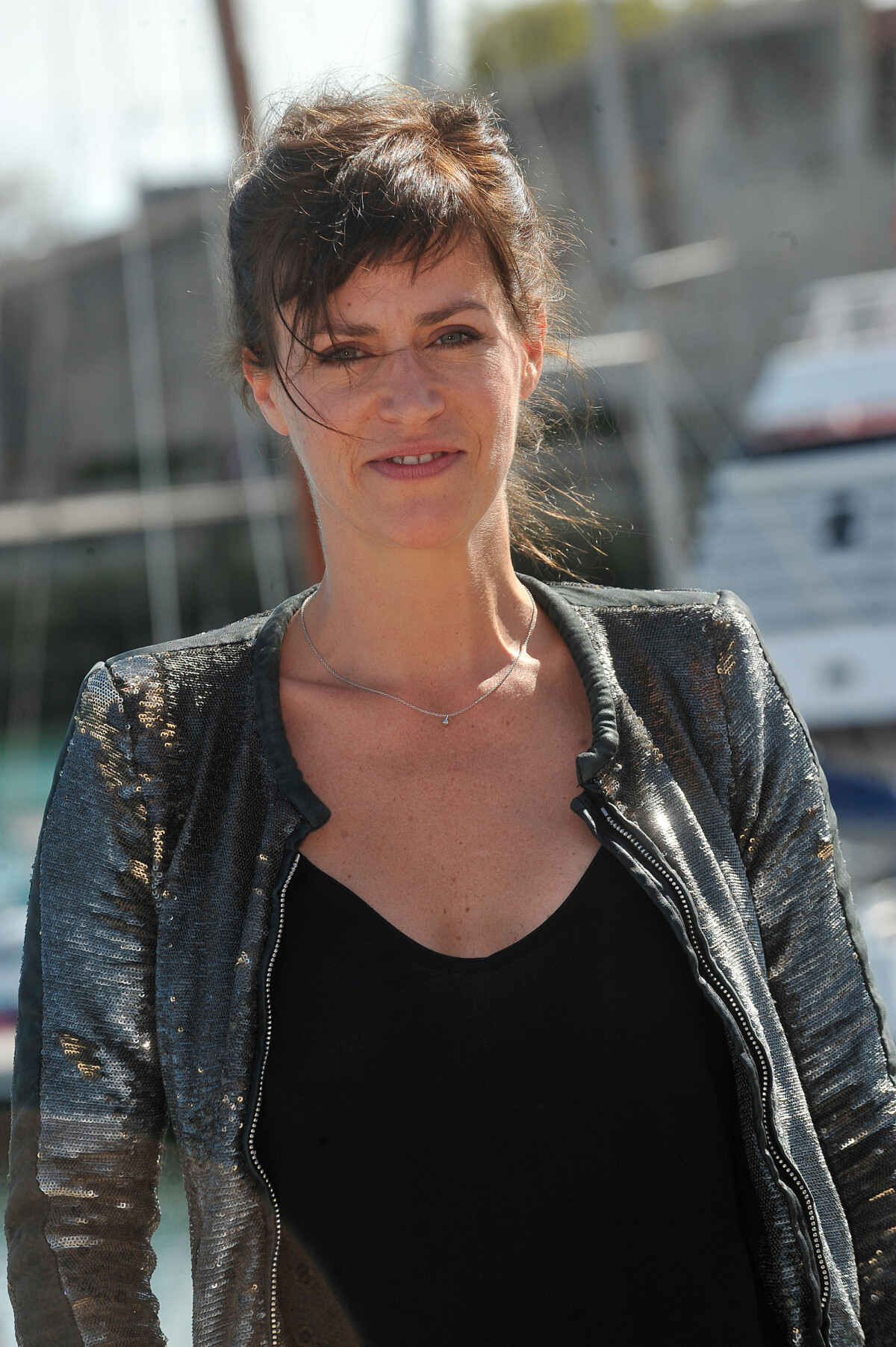Photo : Anne Caillon pose pour le photocall de la série 