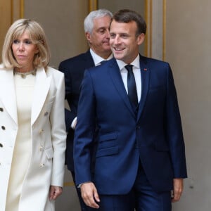 Stéphane Layani, président du marché d'intérêt national de Rungis - Brigitte Macron - Le président de la République lors de la remise du muguet par des représentants de la filière horticole et le président du marché de Rungis au palais de l'Elysée à Paris le 1er mai 2020. © Jacques Witt / Pool / Bestimage