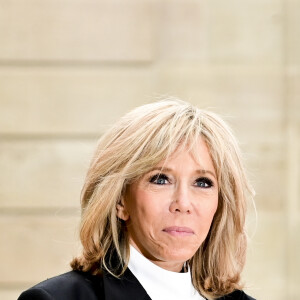 La première dame Brigitte Macron - Le roi et la reine d'Espagne arrivent au palais de l'Elysée à Paris pour un déjeuner avant la cérémonie à l'occasion de la première journée nationale d'hommage aux victimes du terrorisme le 11 mars 2020. © JB Autissier / Panoramic / Bestimage