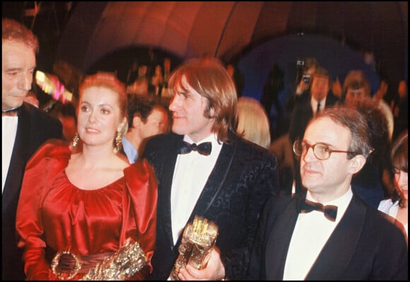 Yves Montand, Catherine Deneuve, Gérard Depardieu et François Truffaut récompensés aux César pour le film "Le Dernier métro" en 1981.