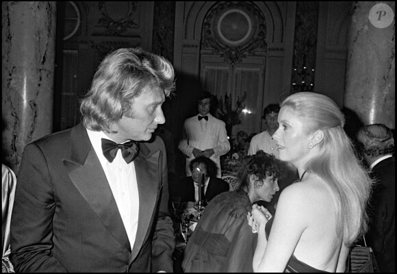 Catherine Deneuve et Johnny Hallyday aux César en 1981.
