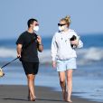 Exclusif - Joe Jonas et sa femme Sophie Turner (enceinte) passent une journée romantique à Santa Barbara le 25 mai 2020.