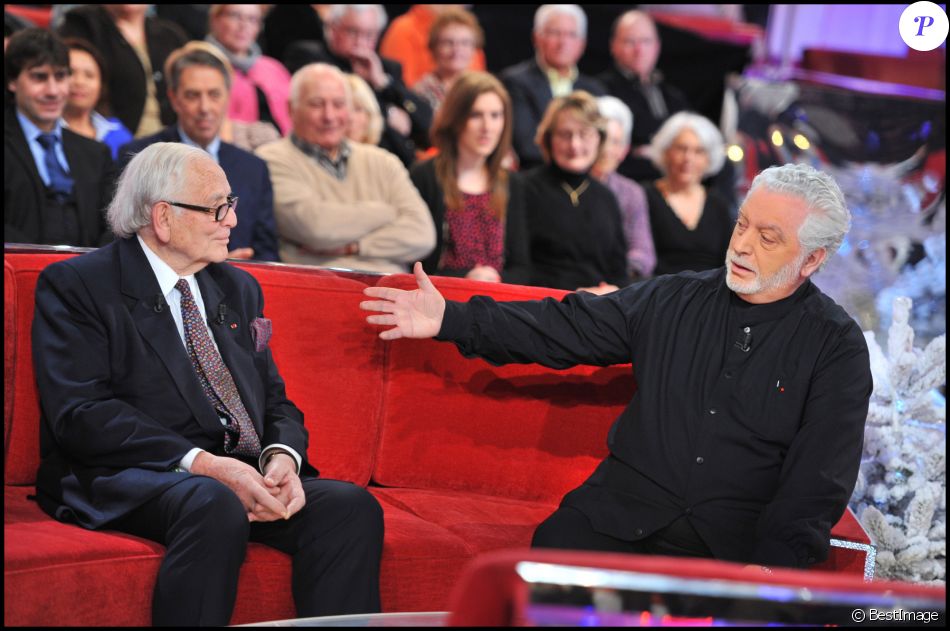 Pierre Cardin et Paco Rabanne dans l'émission "Vivement dimanche" en 2010. © Guillaume Gaffiot /Bestimage