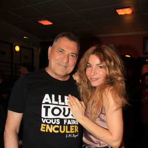 Exclusif - Jean-Marie Bigard et sa femme Lola Marois-Bigard après le spectacle "Il Etait Une Fois Jean-Marie Bigard" à L'Olympia de Paris, France, le 27 février 2020. © Philippe Baldini/Bestimage