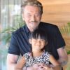 Jade Hallyday a publié une photo d'elle enfant avec son papa, Johnny Hallyday, à l'occasion de la fête de Pères le 21 juin 2020.