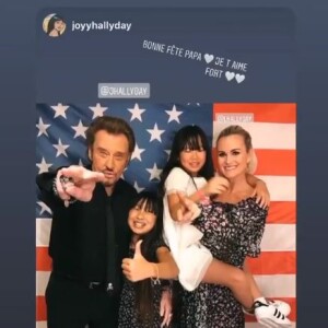 Laeticia Hallyday a republié une photo de sa fille Joy sur Instagram le 21 juin 2020, fêtant la fête des Pères à son papa disparu, Johnny.