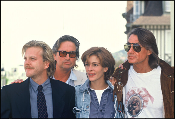 Julia Roberts, Kiefer Sutherland, Michael Douglas et Michael Schumacher au festival de Deauville en 1990. 