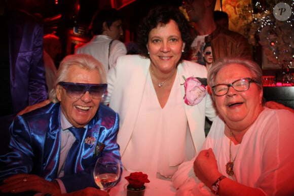 Michou avec sa nièce Catherine Baudelin et sa soeur Micheline - Michou fête ses 85 ans et les 60 ans de son cabaret à Paris le 20 juin 2016. © Philippe Baldini / Bestimage