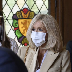 Le Président de la République Emmanuel Macron et sa femme la Première Dame Brigitte Macron sont allés voter à la Mairie du Touquet-Paris-Plage lors du second tour des élections municipales, le 28 juin 2020. © Eliot Blondet/Pool/Bestimage