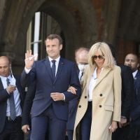 Brigitte et Emmanuel Macron : Main dans la main pour aller voter au Touquet