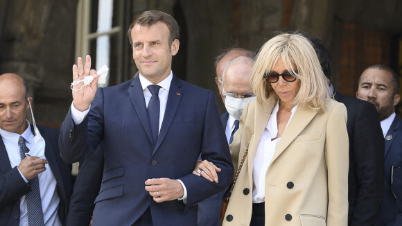 Brigitte et Emmanuel Macron : Main dans la main pour aller voter au Touquet