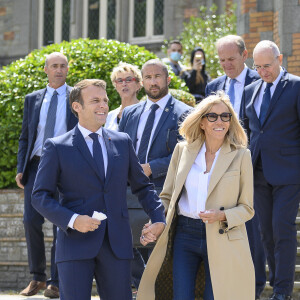 Le Président de la République Emmanuel Macron et sa femme la Première Dame Brigitte Macron sont allés voter à la Mairie du Touquet-Paris-Plage lors du second tour des élections municipales, le 28 juin 2020. © Eliot Blondet/Pool/Bestimage