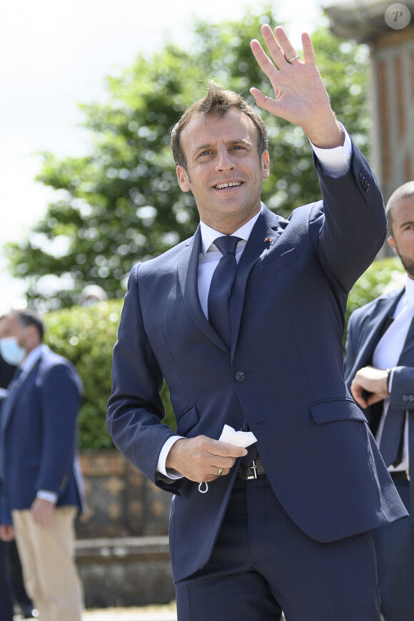 Le Président de la République Emmanuel Macron et sa femme la Première Dame Brigitte Macron sont allés voter à la Mairie du Touquet-Paris-Plage lors du second tour des élections municipales, le 28 juin 2020. © Eliot Blondet/Pool/Bestimage