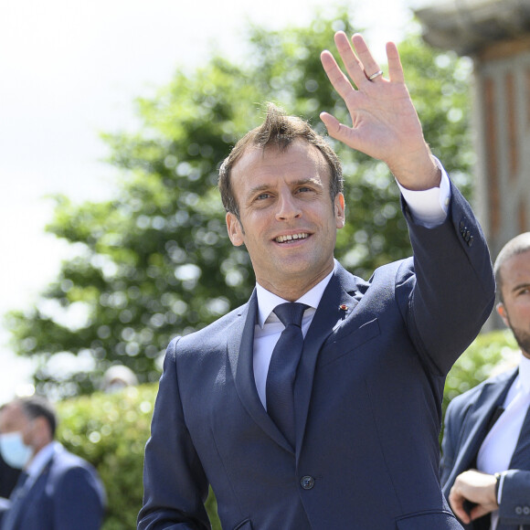 Le Président de la République Emmanuel Macron et sa femme la Première Dame Brigitte Macron sont allés voter à la Mairie du Touquet-Paris-Plage lors du second tour des élections municipales, le 28 juin 2020. © Eliot Blondet/Pool/Bestimage