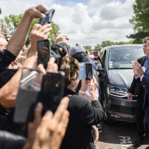 Le Président de la République Emmanuel Macron et sa femme la Première Dame Brigitte Macron sont allés voter à la Mairie du Touquet-Paris-Plage lors du second tour des élections municipales, le 28 juin 2020. © Eliot Blondet/Pool/Bestimage