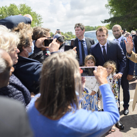 Le Président de la République Emmanuel Macron et sa femme la Première Dame Brigitte Macron sont allés voter à la Mairie du Touquet-Paris-Plage lors du second tour des élections municipales, le 28 juin 2020. © Eliot Blondet/Pool/Bestimage