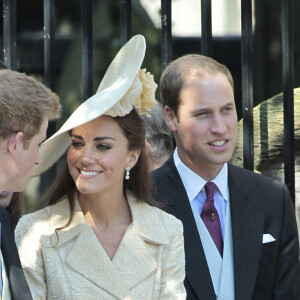 Le prince Harry, Kate Middleton et le prince William au mariage de Zara Tindall en 2011.