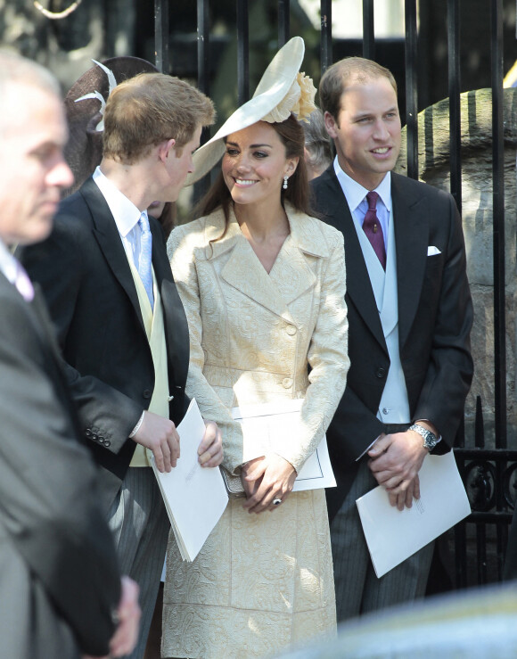 Le prince Harry, Kate Middleton et le prince William au mariage de Zara Tindall en 2011.