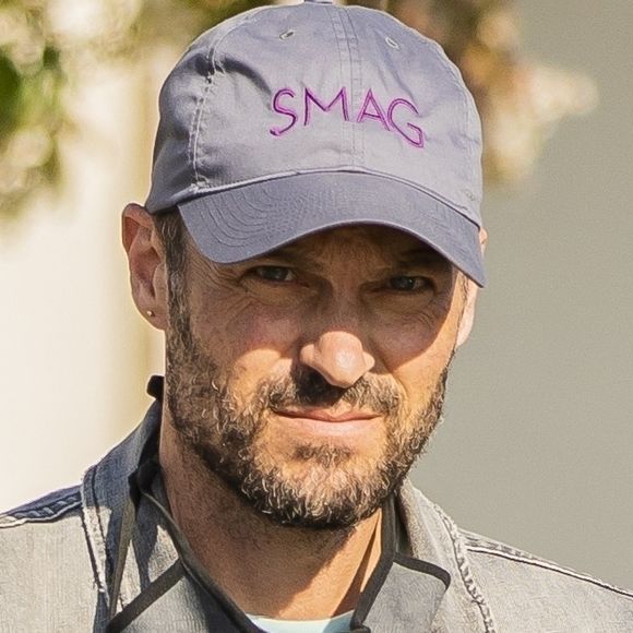 Exclusif - Brian Austin Green, avec sa casquette "Smag", fait quelques provisions dans un supermarché à Calabasas, le 18 juin 2020.