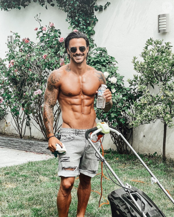 Benjamin Samat (Les Marseillais) dévoile ses abdos sur Instagram - juin 2020