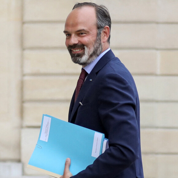 Le président français reçoit Edouard Philippe, Premier ministre - Entretien suite au travail mené pour déterminer et préciser les priorités essentielles qui dans ce moment font consensus ou qui émergent au Premier rang des préoccupations des Français. Palais de l'Elysée, Paris, France, le 2 juillet 2020. © Stéphane Lemouton / Bestimage