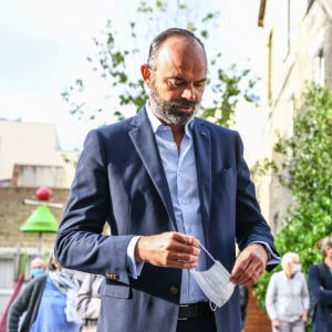 Le Premier ministre Edouard Philippe se rend dans un bureau de vote pour le deuxième tour des municipales 2020 au Havre le 28 juin 2020.
