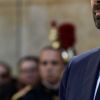 Le premier ministre sortant, B. Cazeneuve et le premier ministre entrant, Edouard Philippe lors de la passation de pouvoir à Matignon, Paris, le 15 mai 2017. © Stéphane Lemouton / Bestimage