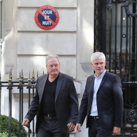 Maître Gilles Gauer - André Boudou (le père de Laeticia Hallyday) sort de chez son nouvel avocat Maitre Pierre Pradier (qui est à la même adresse que Maître Ardavan Amir-Aslani, l'ancien avocat) à Paris le 18 septembre 2019.