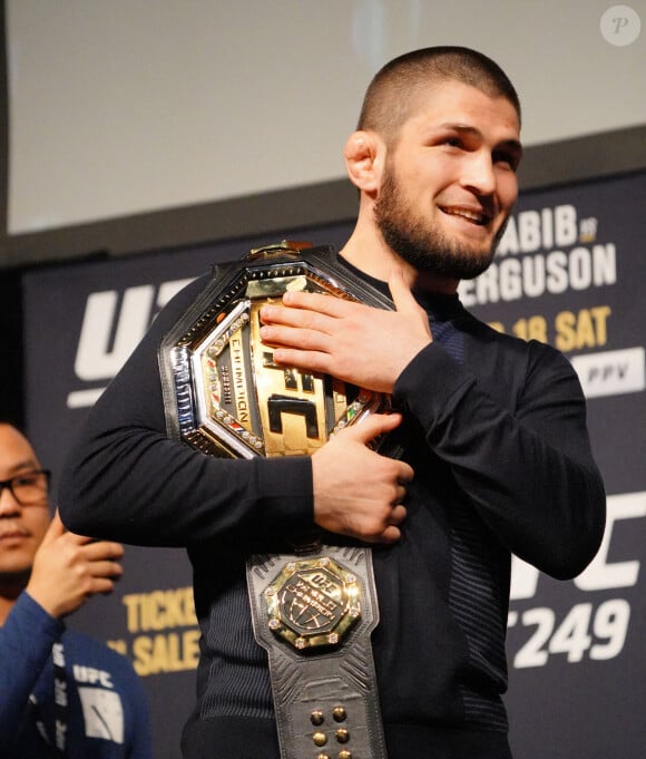 Khabib Nurmagomedov le 6 mars 2020 à New York lors de la conférence de presse d'annonce de son combat contre Tony Ferguson pour la défense de son titre de champion UFC des poids légers. ©Louis Grasse / PX Images/ABACAPRESS.COM