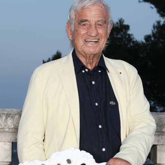 Info - Jean-Paul Belmondo en convalescence après une "mauvaise chute" - Exclusif - Prix Spécial - Rendez-vous avec Jean-Paul Belmondo lors du mariage du footballeur Sébastien Frey avec Petra au Château Saint Georges à Grasse le 29 juin 2019. © Denis Guignebourg/Bestimage