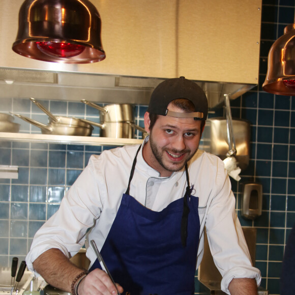 Exclusif - Alessandro Belmondo - Alessandro Belmondo, le fils de P. et L. Belmondo est chef cuisinier dans le nouveau restaurant "Il Cara Rosso" dont c'est l'inauguration ce jour, à Saint-Cloud le 31 janvier 2018. © Denis Guignebourg/Bestimage