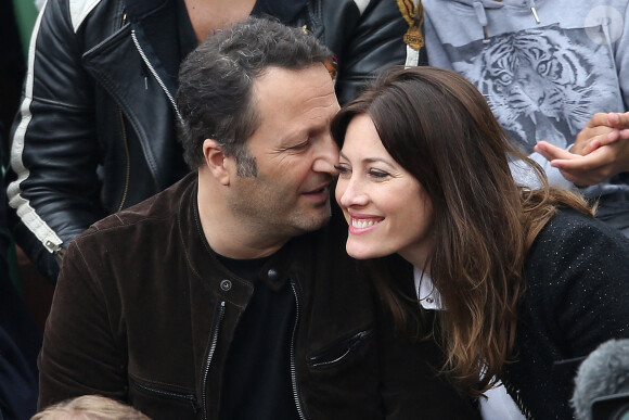 Arthur (Jacques Essebag) et sa compagne Mareva Galanter dans les tribunes de la finale homme des internationaux de France de Roland Garros à Paris le 5 juin 2016. © Moreau-Jacovides / Bestimage