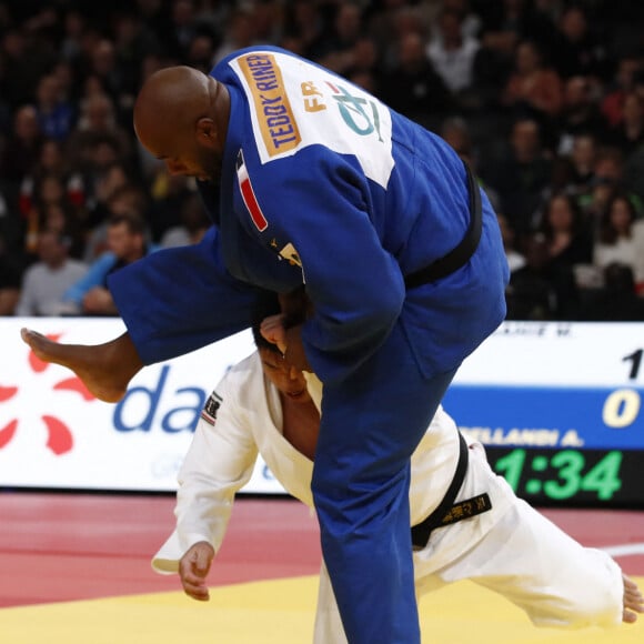 Teddy Riner subit sa première défaite depuis 154 combats contre le japonais Kageura Kokoro lors du Paris Grand Slam Judo 2020 à l'Accord Hotels Arena à Paris, France, le 9 février 2020. © Gwendoline Le Goff/Panoramic/Bestimage