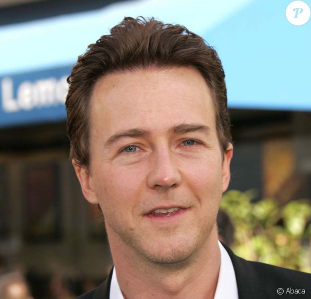 Edward Norton Debarque Avec Sa Modern Family Purepeople