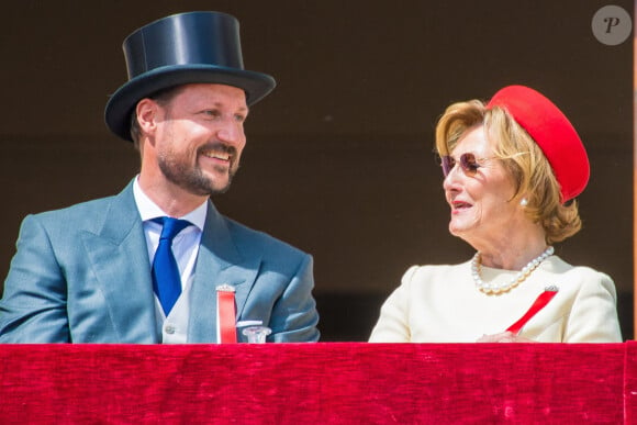 La reine Sonja de Norvège - La Famille royale de Norvège assiste aux célébrations de la fête nationale à la résidence de Skaugum, à Oslo, le 17 mai 2019.