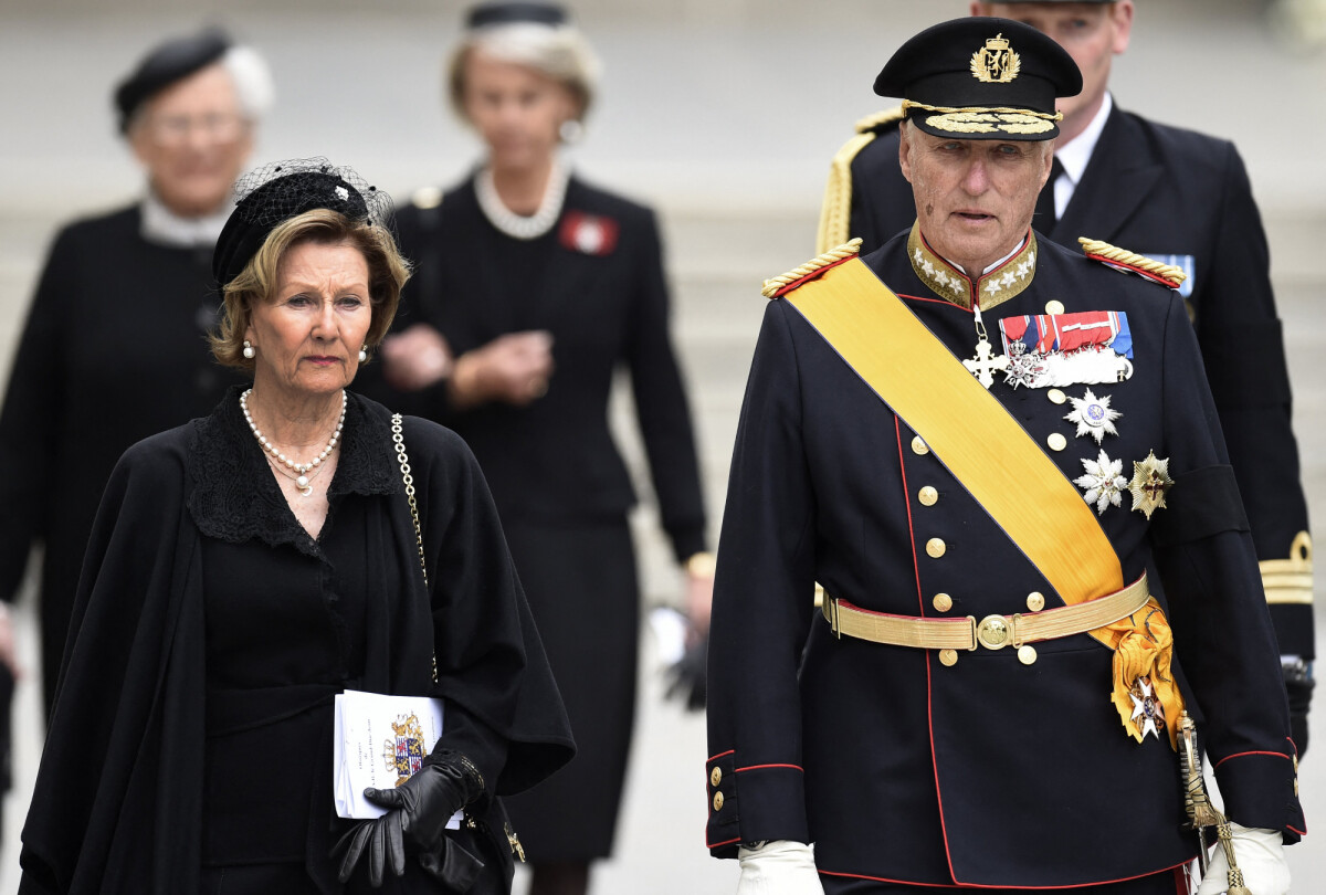 Photo Le roi Harald V de Norvège et sa femme la reine Sonja de Norvège Obsèques de S.A.R. le