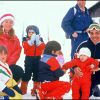 Le roi Hussein de Jordanie, la reine Noor, leurs enfants Iman, Raiyah, Hashum et Hamzah à Gstaad en 1987.