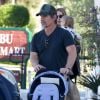 Exclusif - Josh Brolin va faire des courses en famille, avec sa femme Kathryn et leur fils Westlyn, au centre commercial "Malibu Country Mart" à Malibu, le 4 février 2020