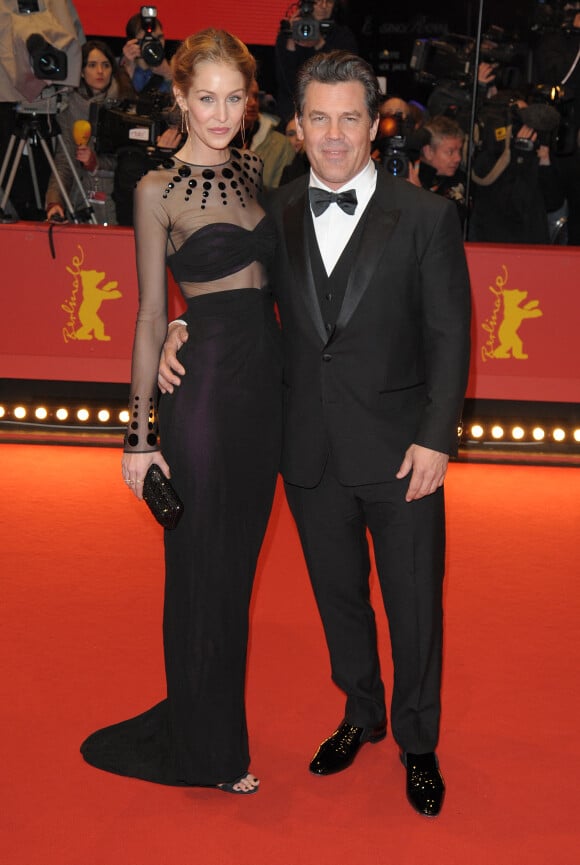 Josh Brolin et sa fiancée Kathryn Boyd - Tapis rouge du film "Hail Caesar!" lors du 66ème Festival International du Film de Berlin, la Berlinale, le 11 février 2016.