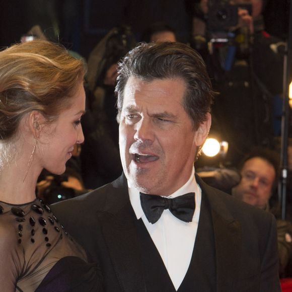 Josh Brolin et sa fiancée Kathryn Boyd - Tapis rouge du film "Hail Caesar!" lors du 66ème Festival International du Film de Berlin, la Berlinale, le 11 février 2016.