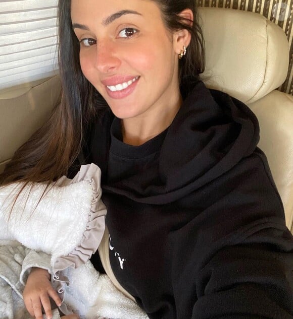 Coralie Porrovecchio souriante sur Instagram, le 30 juin 2020