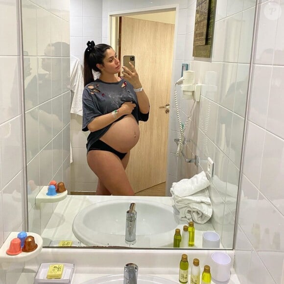 Coralie Porrovecchio quand elle était enceinte, photo postée le 26 juin 2020, sur Instagram